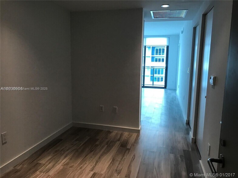 Building Photo - 1300 S Miami Ave