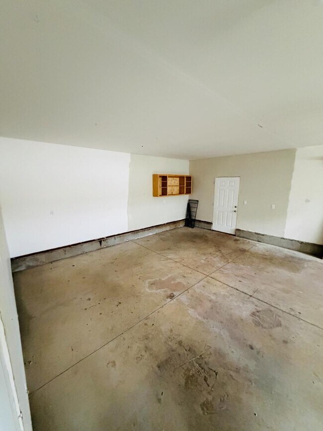 Building Photo - 558 N Tam Rim Dr
