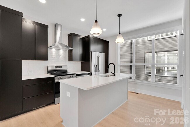 Building Photo - 113 Verbena St