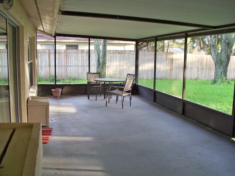 Building Photo - 14804 Dartmoor Ln