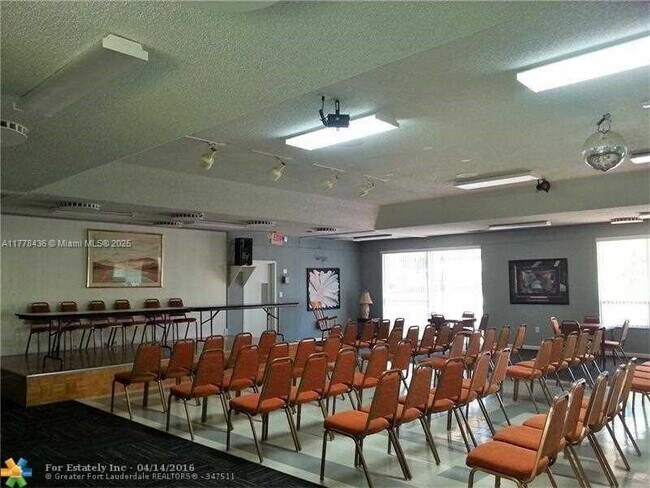 Building Photo - 1810 SW 81st Ave
