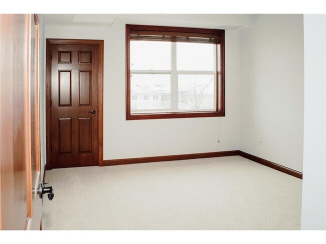 Building Photo - 2670 Kelley Pkwy