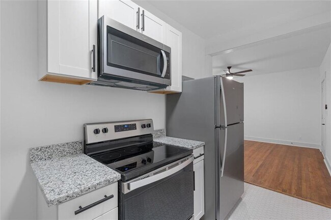Building Photo - 1338 McLendon Ave NE