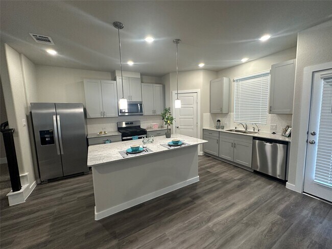 Building Photo - 3110 Valley Peak Dr