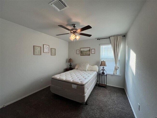 Building Photo - 200 Nathaniel Dr