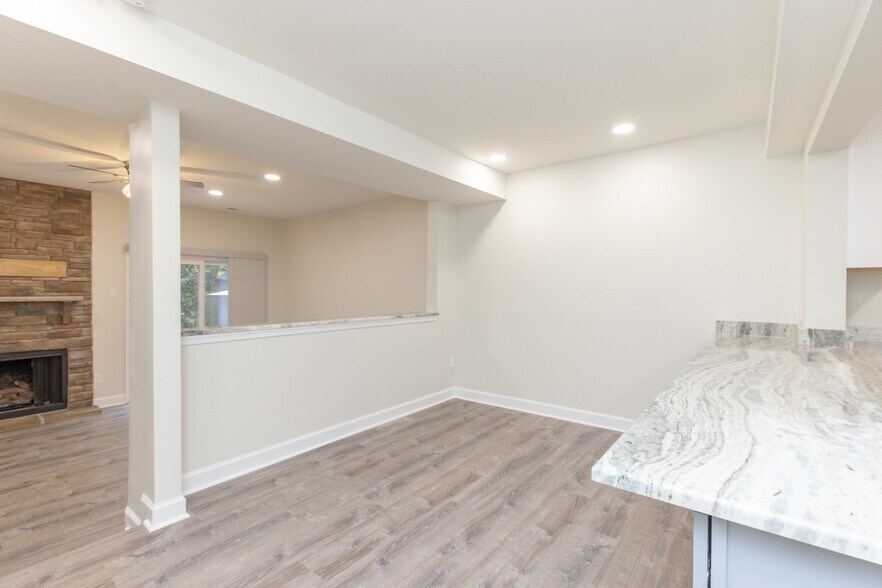 Building Photo - 11823 N Briar Patch Dr