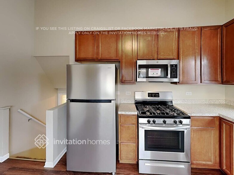 Building Photo - 144 E Drummond Ave