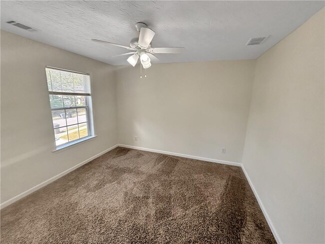 Building Photo - 3397 Hill Pond Dr NE