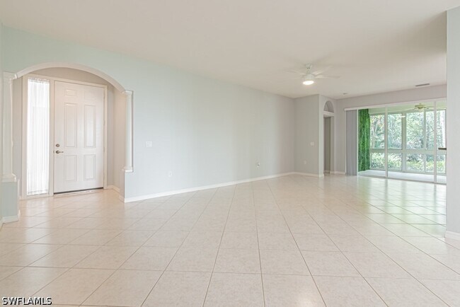 Building Photo - 2215 Hawksridge Dr
