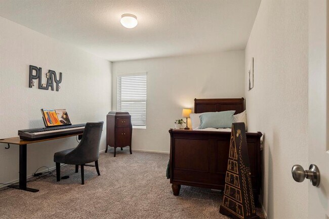 Building Photo - 5932 Bianca Dr