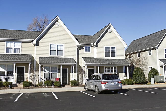 Building Photo - Pet Friendly, End-Unit Crozet Townhome