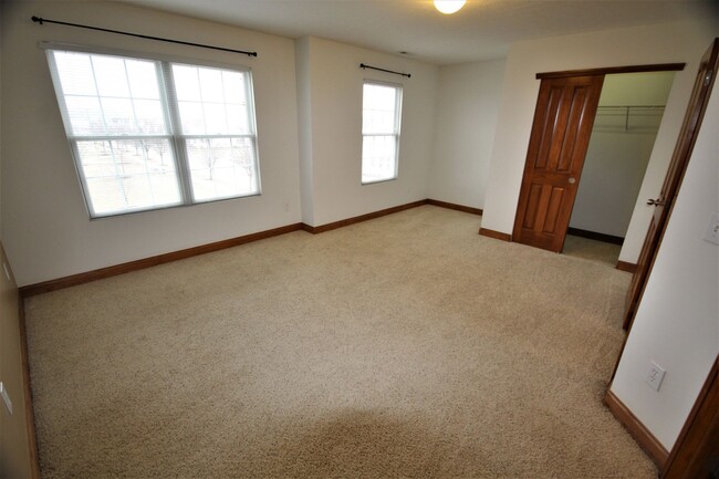 Building Photo - 2 Bedroom - Dublin