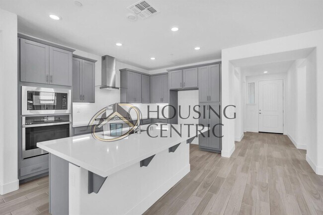 Building Photo - Newer 55+ Gated SOLAR Home in El Dorado Hills for Rent