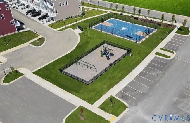 Building Photo - 9252 Magellan Pkwy