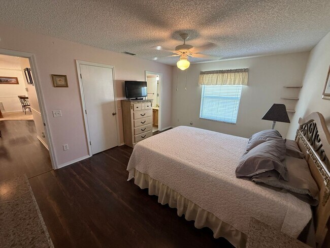 Building Photo - Delightful Unfurnished, 2 bed, 2 Bath Patio Villa available for ANNUAL LEASE