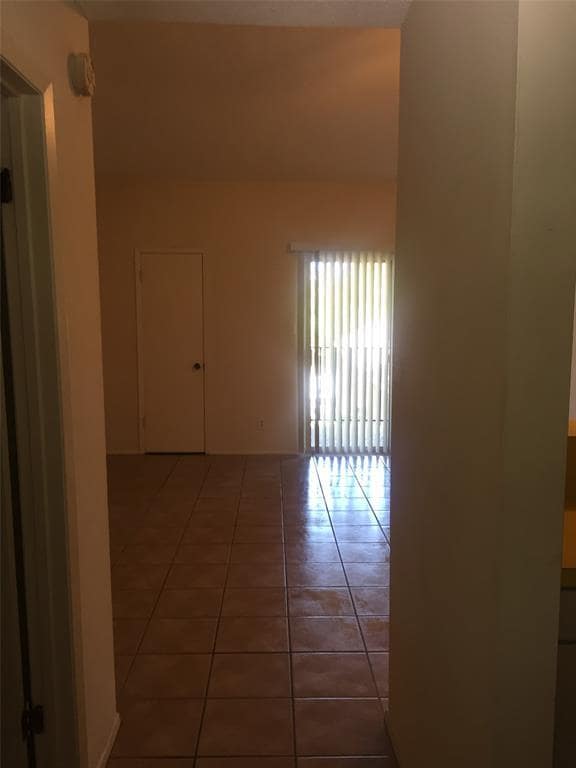 Building Photo - 630 Maiden Ln