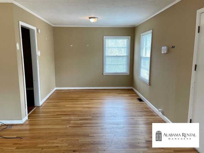 Building Photo - Great Home Available for Rent! View with 4...