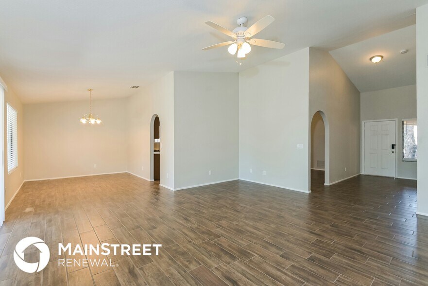 Building Photo - 8136 S Carbury Way