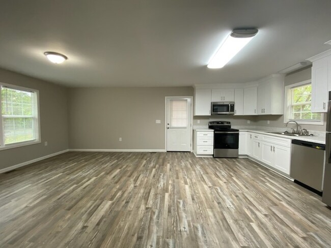 Building Photo - 3 bedroom, 2 bath new construction home