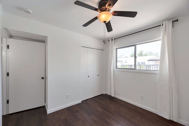 Building Photo - Charming 2 bedroom, 1 bathroom home locate...