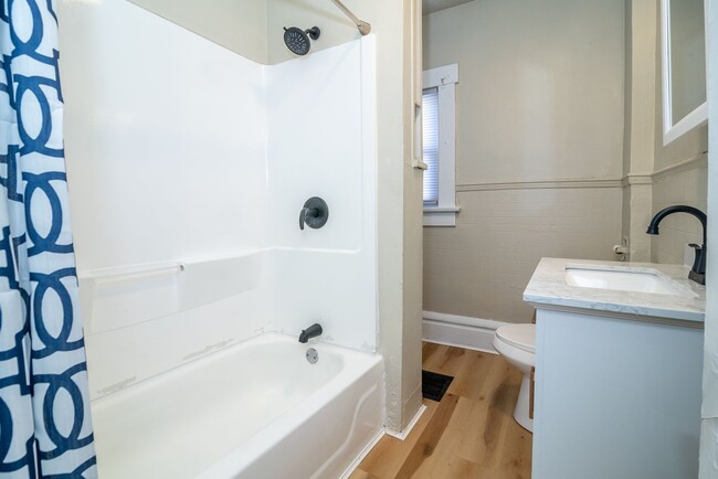 Building Photo - 402 Woodland Ave