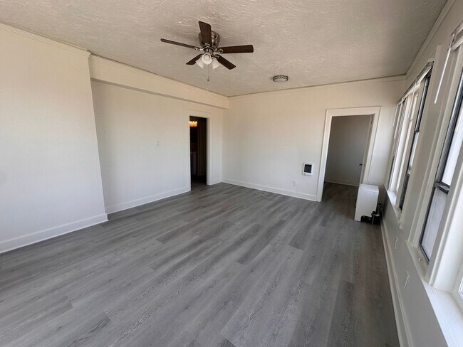 Building Photo - 360 W Ocean Blvd