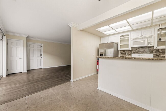 Building Photo - 16040 Leffingwell Rd