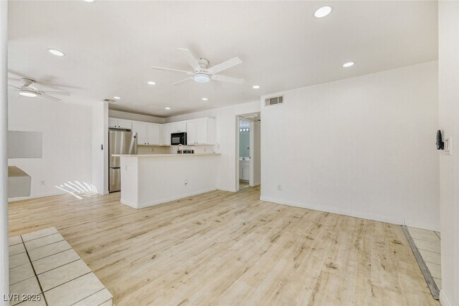 Building Photo - 2972 Juniper Hills Blvd