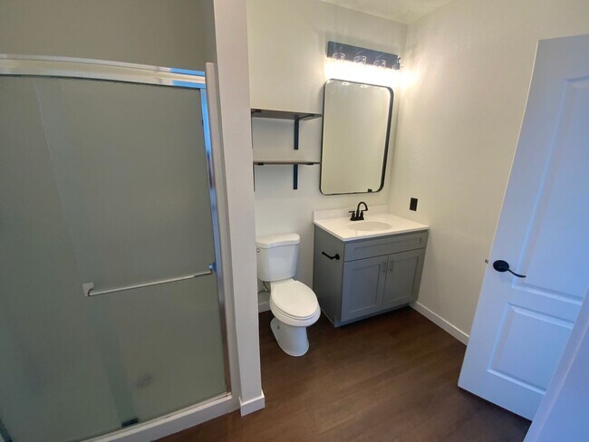 Building Photo - * Move-in Special * $500 OFF first month!