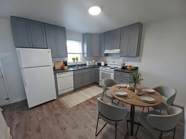 Building Photo - 2 Bedroom 1 Bathroom Apartment in Elizabethtown!