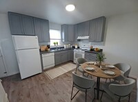 Building Photo - 2 Bedroom 1 Bathroom Apartment in Elizabethtown!