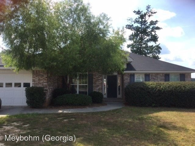 Building Photo - 4 br, 2 bath House - 702 Oakwood Court