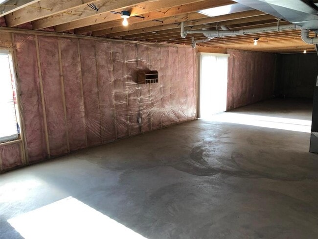 Building Photo - 480 Honeysuckle Creek Dr