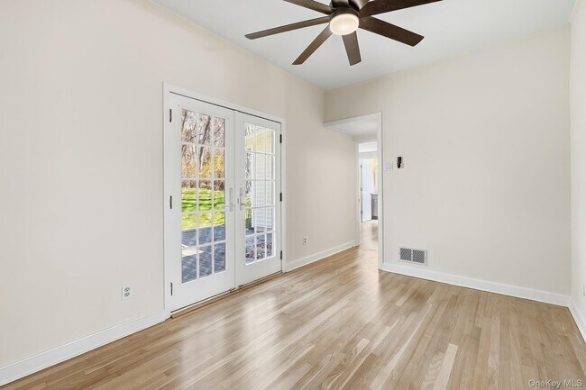 Building Photo - 1936 Longvue St