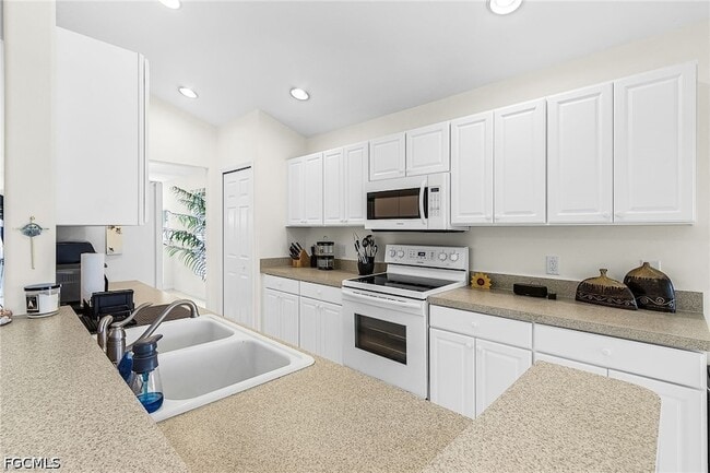 Building Photo - 11015 Mill Creek Way