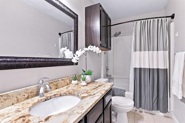 Building Photo - 7825 Beauregard Cir