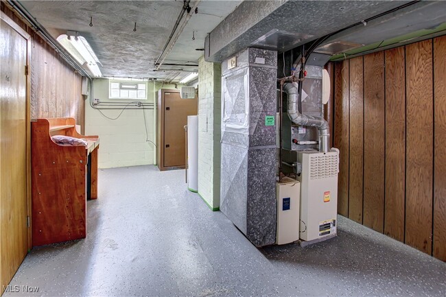 Building Photo - 7611 Ivandale Dr
