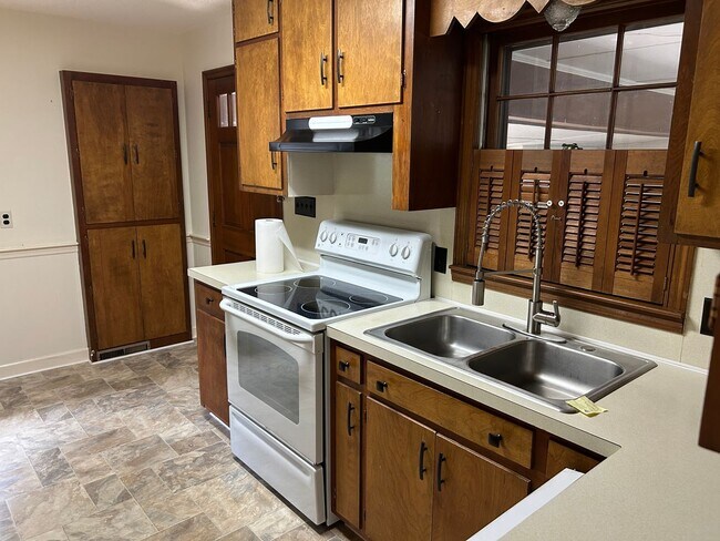 Building Photo - 109 Cedar Trails Ct