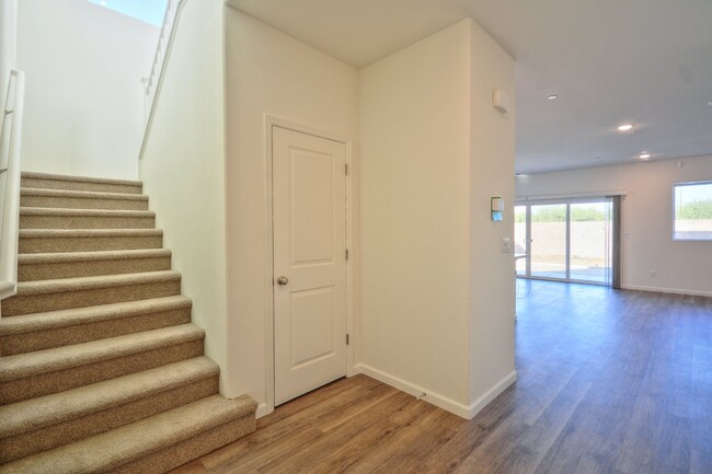 Building Photo - Newer home with solar AVAILABLE NOW!