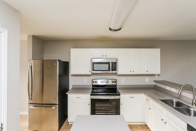 Building Photo - 1009 Chelsea Ln