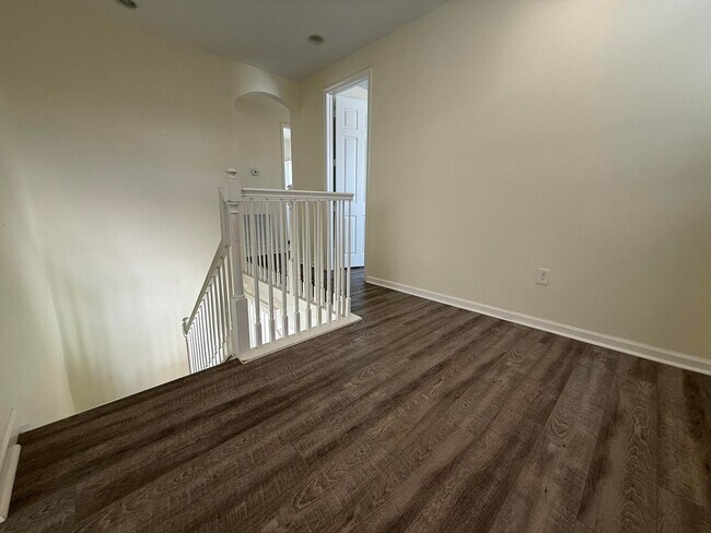 Building Photo - 2793 Shaughnessy Dr