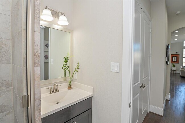 Building Photo - 11023 Acorn Falls Dr