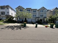 Building Photo - Spacious Bull Mountain Townhome Featuring Two Ensuite Bedrooms, Attached Garage & Modern Finishes &