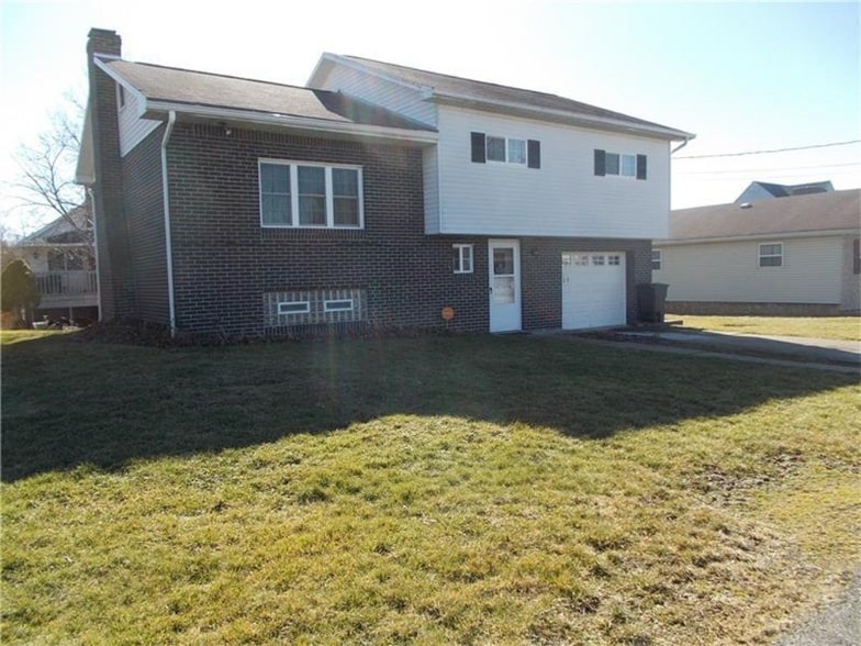 Building Photo - 630 Shelby St