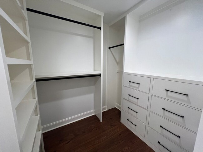 Building Photo - 2654 Crosspark Dr