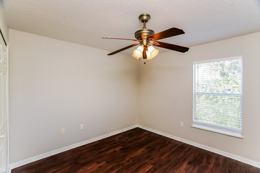 Building Photo - 1707 Alhambra Crest Dr