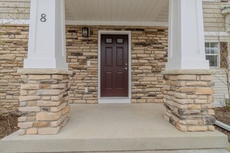 Building Photo - Premier Place and Premier Living!