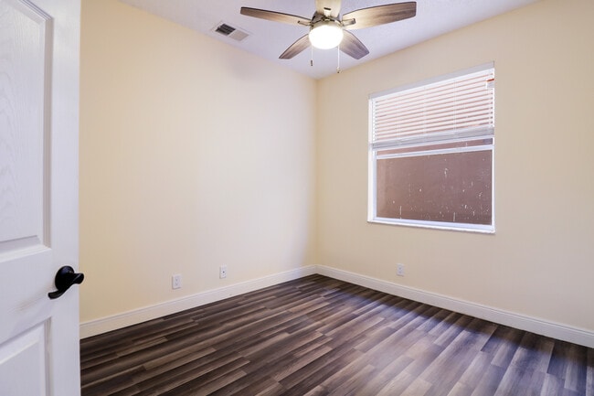 Building Photo - Newly Remodeled 3/2 in Cooper City