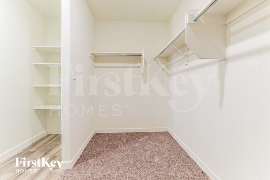 Building Photo - 1067 W 20th St