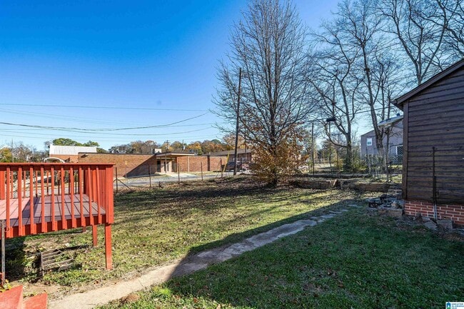 Building Photo - 621 Valley Rd